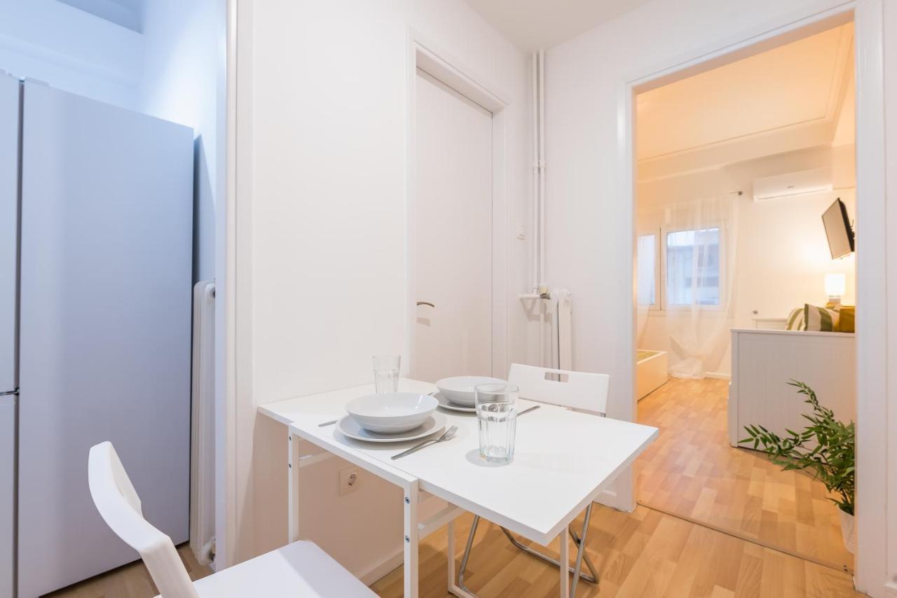 Apartment At Megaro Mousikis St Semi Basement 1Bed 2 Pers 雅典 外观 照片