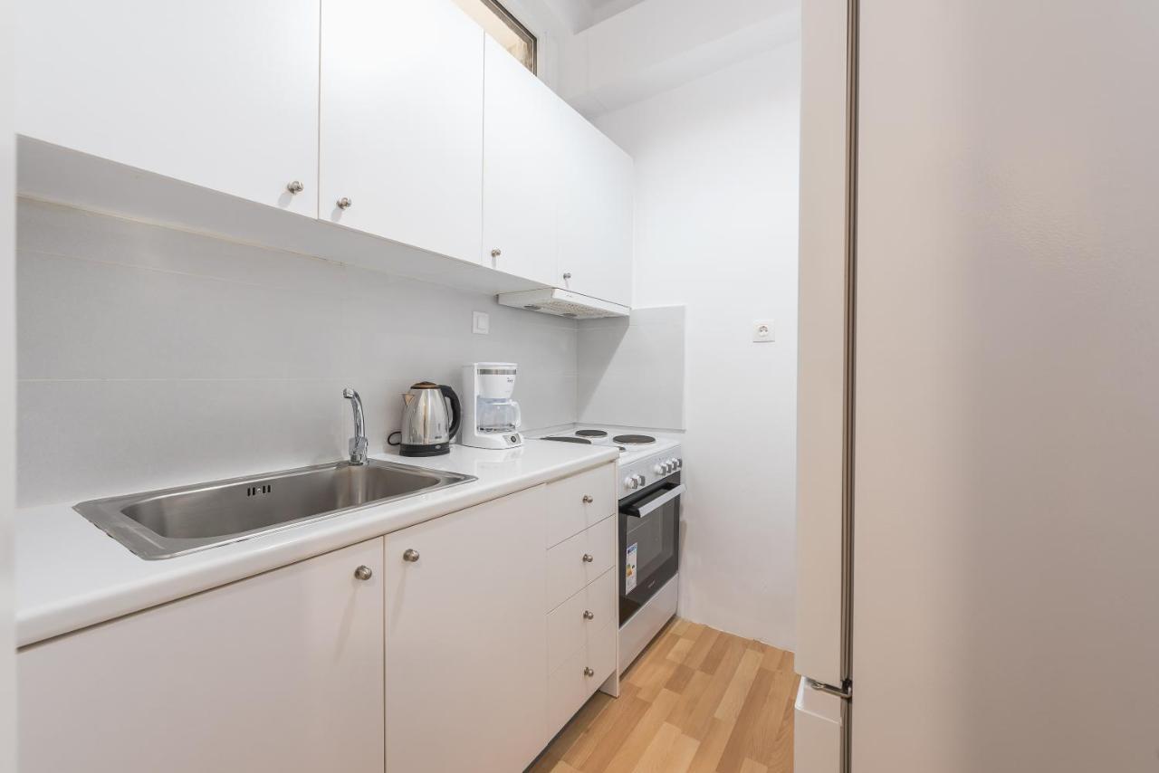 Apartment At Megaro Mousikis St Semi Basement 1Bed 2 Pers 雅典 外观 照片
