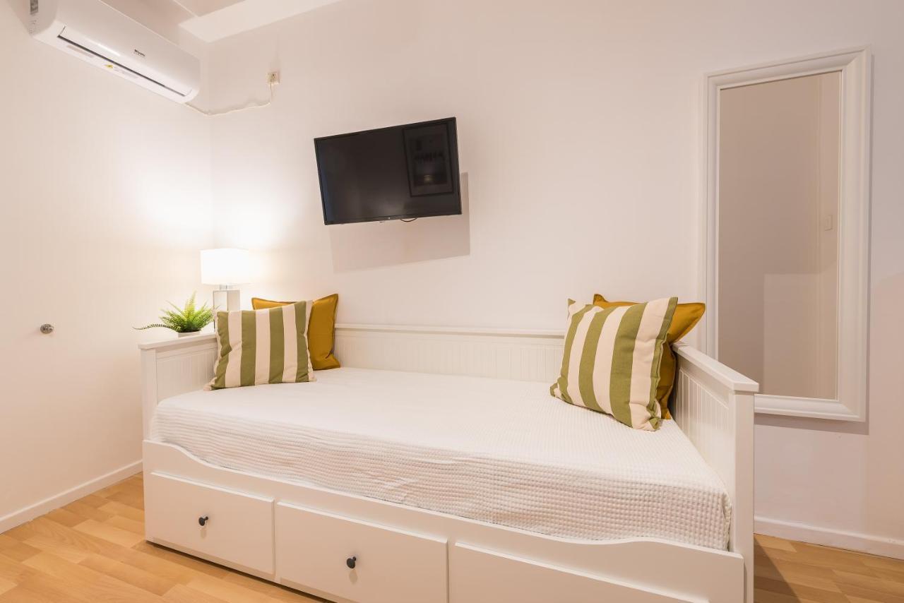 Apartment At Megaro Mousikis St Semi Basement 1Bed 2 Pers 雅典 外观 照片