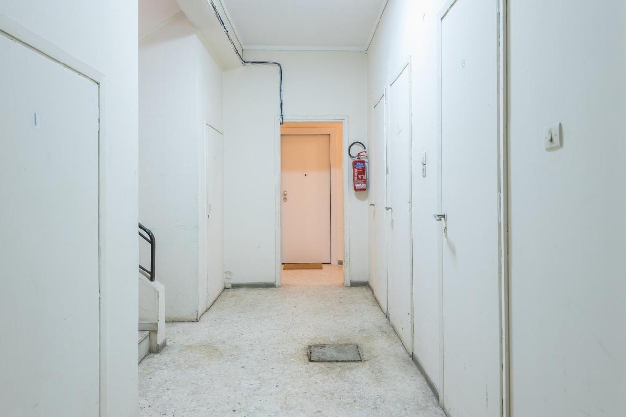 Apartment At Megaro Mousikis St Semi Basement 1Bed 2 Pers 雅典 外观 照片